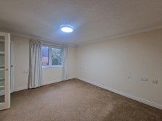 1 bed Apartment for Rent - Photo 2