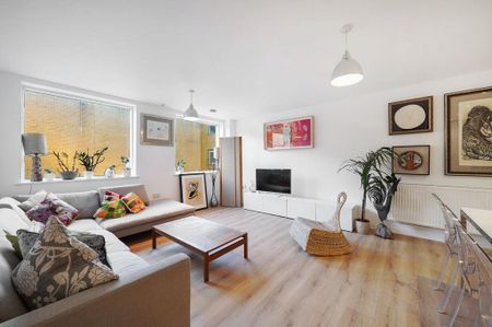 3 bedroom flat to rent - Photo 2