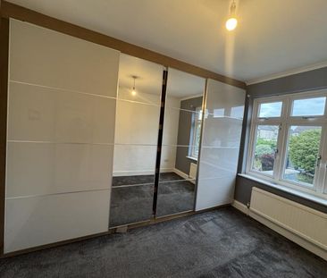 Sunny First Floor Rear Room with Garden View - Photo 1