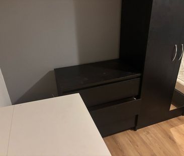 Room in a Shared Flat, Wheeleys Lane, B15 - Photo 4
