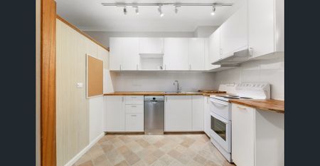 Cozy One Bedroom Unit in Heart of Hornsby - Photo 4