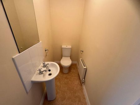 2 bedroom semi-detached house to rent - Photo 4