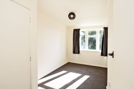 Lovely 4 bedroom family home - Photo 3