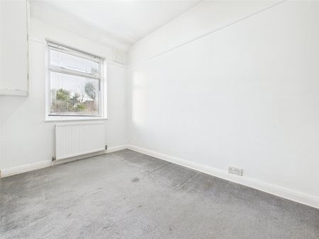 Marlborough Road, Hanworth, TW13, Feltham - Photo 4