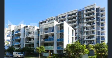 TOP FLOOR TWO BEDROOM UNIT, PRIME LOCATION IN THE HEART OF SOUTHPORT (UNFURNISHED). - Photo 4