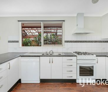 FAMILY HOME IN QUIET COURT LOCATION!! - Photo 5