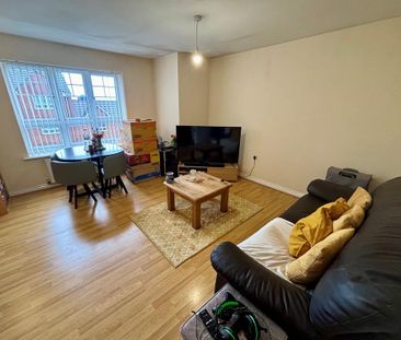 2 bedroom flat to rent - Photo 2