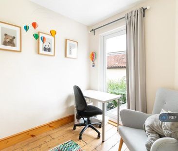 3 bedroom semi-detached house to rent - Photo 6