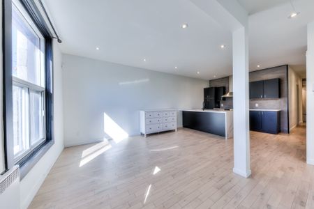 261 Rue du Square-Sir-George-Étienne-Cartier - Photo 4