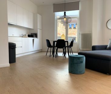 Bemeubeld, lichtrijk appartement op toplocatie met één slaapkamer te Brugge - Foto 2
