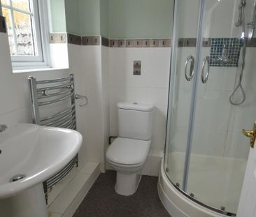 3 bedroom semi-detached house to rent - Photo 6