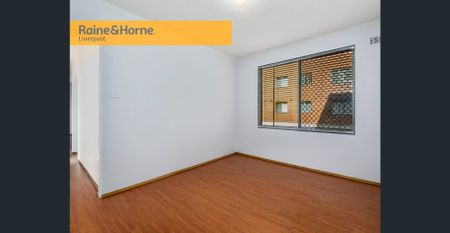 Large Three Bedroom Unit!! - Photo 2