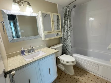 For Lease - 966 Inverhouse Drive Unit# 1004, Mississauga, Ontario - Photo 4