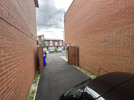 3 Bed Terraced House, Burcot Road, M11 - Photo 5