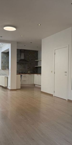 Huis te huur in Mortsel voor € 1.150 met 2 slaapkamers - Photo 1
