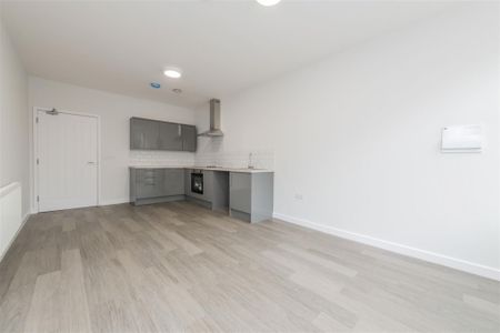 1 bed Apartment To Let - Photo 4