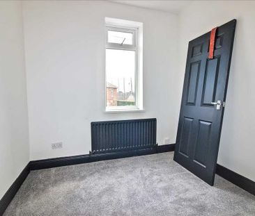 3 bedroom flat to rent - Photo 6