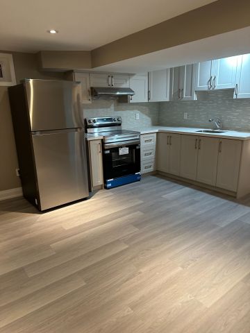 For Lease - 10 Suburban Drive, Mississauga, Ontario - Photo 4