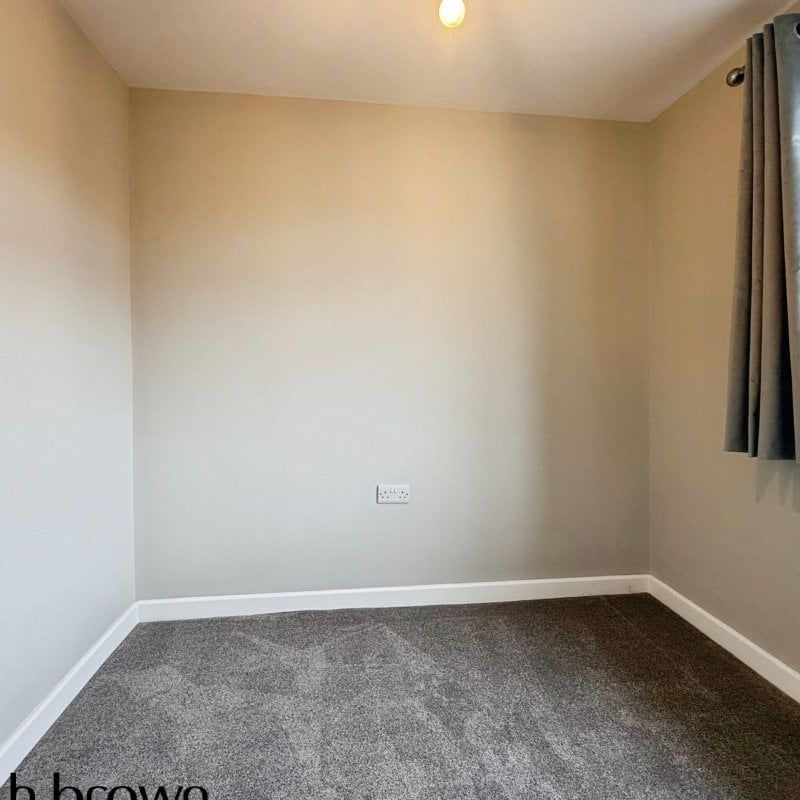 Mandy Close - Photo 1