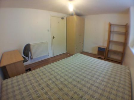 2 bedroom flat to rent - Photo 5