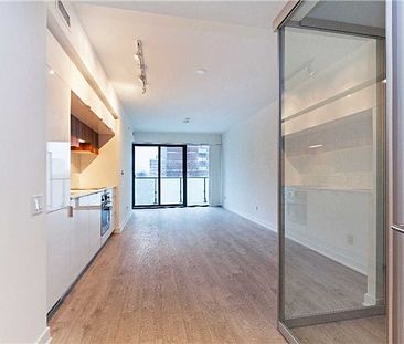 Beautiful and Spacious 1-Bedroom + Den Unit for Rent in Yonge and Eglinton! - Photo 5