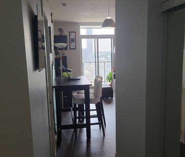 Toronto Furnished Condo for Rent - Luxurious 1 Bed, 1 Bath with Sou... - Photo 1