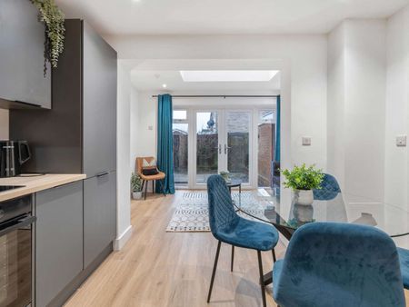 🌟 Modern 5-Bed Professional House Share – Stylish Living in Birmingham B36 Room 3 - Photo 5