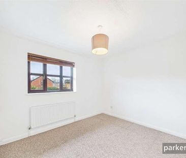 Roycroft Lane, Finchampstead, Wokingham, Berkshire, RG40 - Photo 6