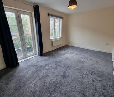 4 Bed Terraced House, Edgar Wallace Close, SE15 - Photo 2