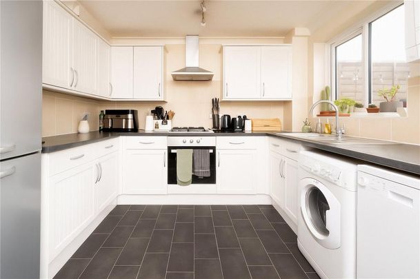 2 bedroom terraced house to rent - Photo 1