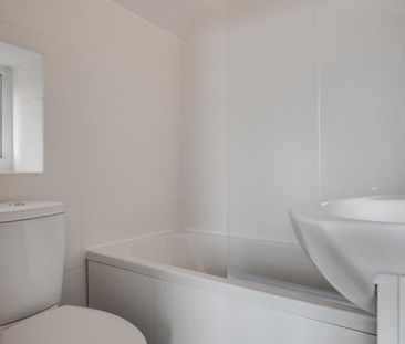 Studio Flat To Let - Photo 1