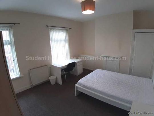 4 bedroom property to rent in Salford - Photo 1