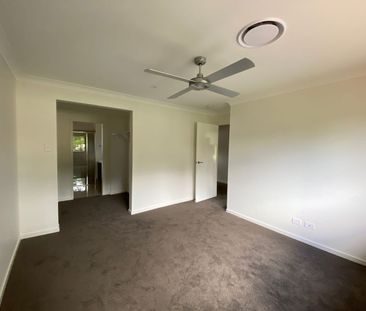 FAMILY HOME IN GATED COMMUNITY - Photo 4
