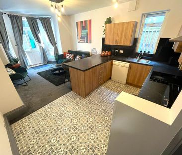 1 bedroom in a flat share to rent - Photo 5