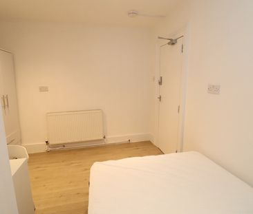 Room in a Shared House, Bow Road, E3 - Photo 6