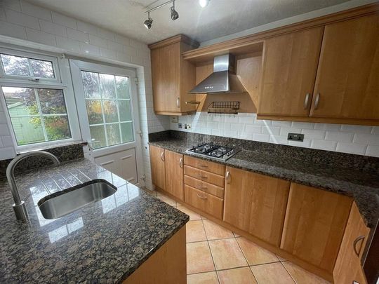 3 bedroom semi-detached house to rent - Photo 1