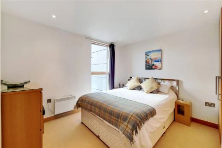 2 bedroom flat in 11 Frances Wharf - Photo 2