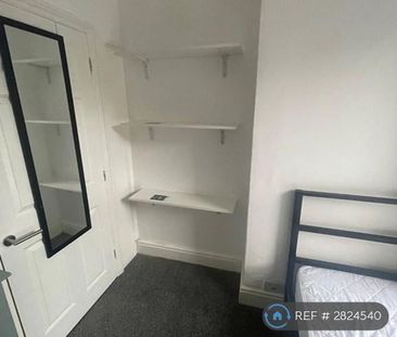 1 bedroom in a house share to rent - Photo 5