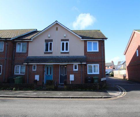 3 bed End of Terrace House for let - Photo 1