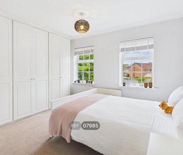 5 bedroom detached house to rent - Photo 4