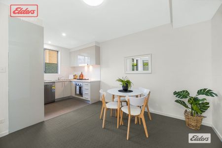 126sqm Modern, Stylised 2 Bedroom Apartment - Photo 4