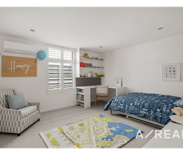 Elegant Edwardian Residence with Modern Extension and Swimming Pool - Photo 4