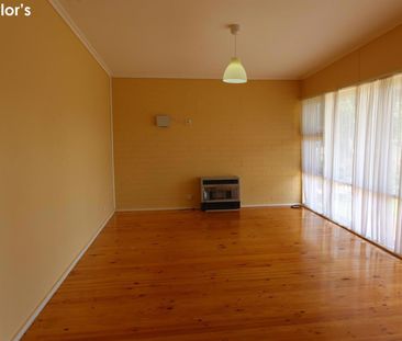 SPACIOUS FAMILY HOME WITH MULTIPLE LIVING AREAS & GREAT OUTDOOR SPACE - Photo 1