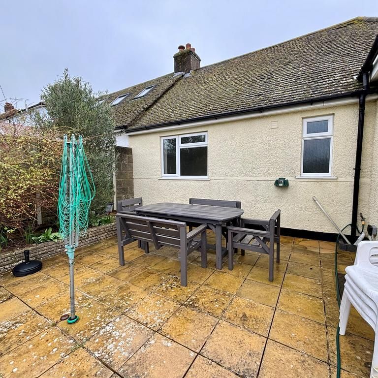 2 bedroom bungalow to rent - Photo 1