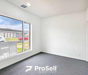 52 Metroon Drive, Weir Views - Photo 1