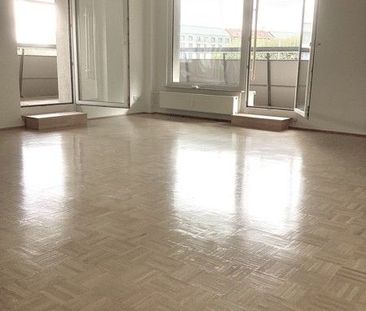 Das ist Ihr Zuhause: Schicke 2-Zimmer-Wohnung mit großem Balkon - Foto 1