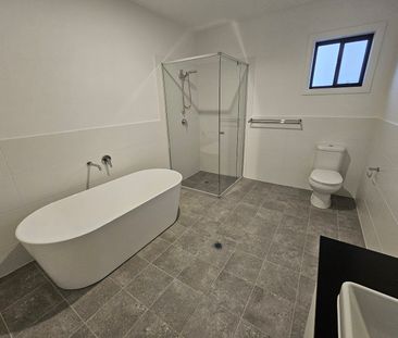 Brand new 4 bedroom affordable housing house - Photo 4