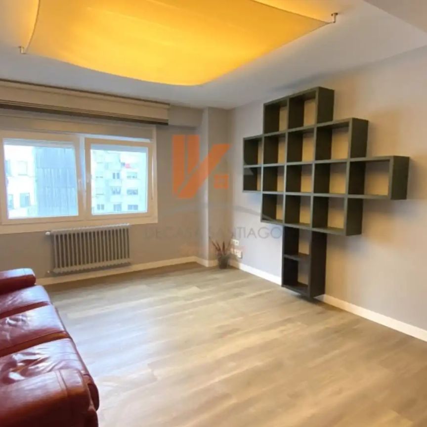 Piso de alquiler en Rua Frei Rosendo Salvado, 16, Ensanche - Sar - Photo 1