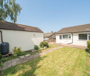 4, Holmlea Close - Photo 1