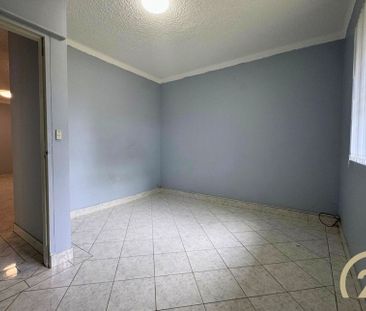Ground Floor 2 Bedroom Unit! - Photo 1